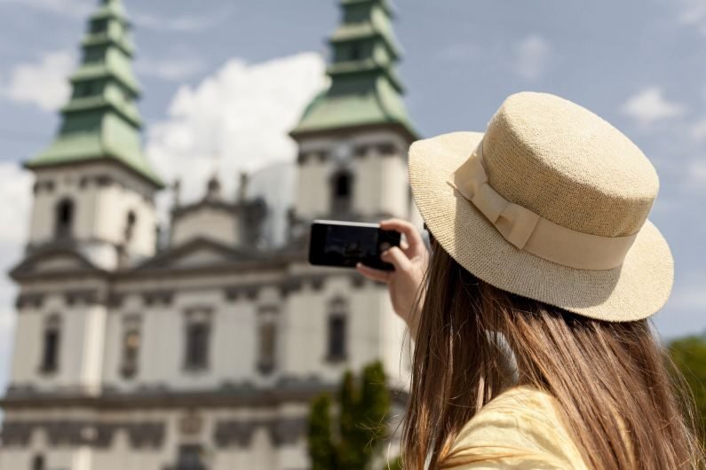 translation in canada's tourism and hospitality sector